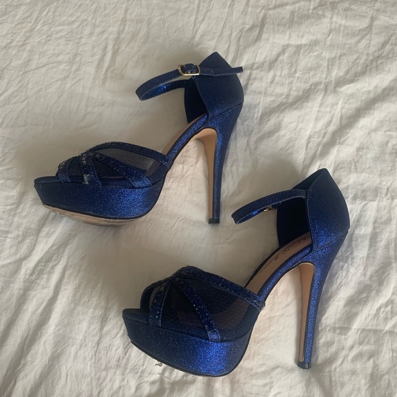 Blue Heels - Picture 2 of 3